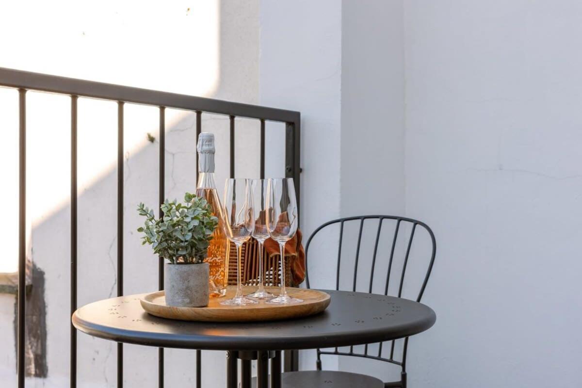 Huswell - Industrial Apartment With Terrace In Amberes Exterior foto